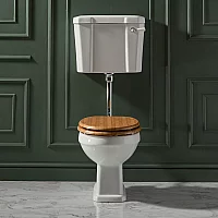 Milano Richmond Traditional Low Level Toilet with Cistern Chrome Flush Kit and Warm Oak Seat