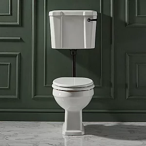 Milano Richmond Traditional Low Level Toilet with Cistern Black Flush Kit and White Seat